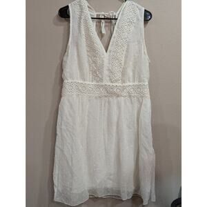 Women's white sleeveless v-neck lacy dress by Kings Road size XL